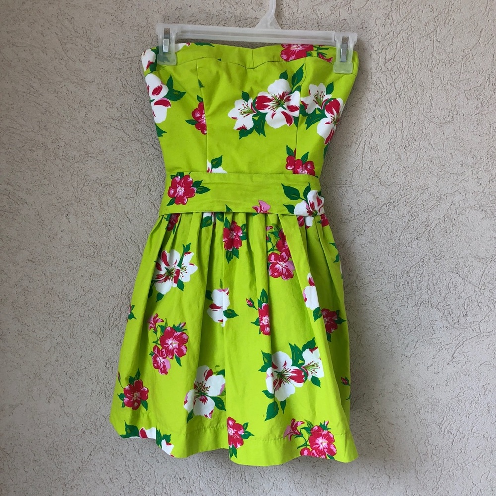 Tropical strapless dress